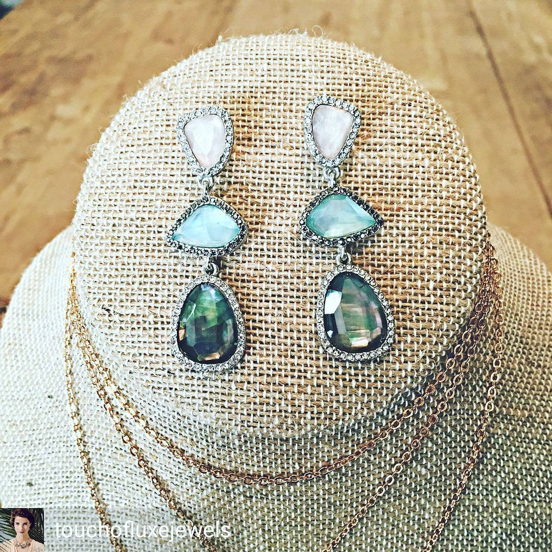 STUNNING!!! This is just the beginning…experience the beauty of @ hand made jewelry this Sat 8am to 11am
💎💎💎💎💎💎💎💎💎💎💎💎💎💎
@bellekitchenokc @ #madeinoklahoma #visitokc #keepitlocalok #beautiful #jewelry #stunning #need #want #revel #earrings