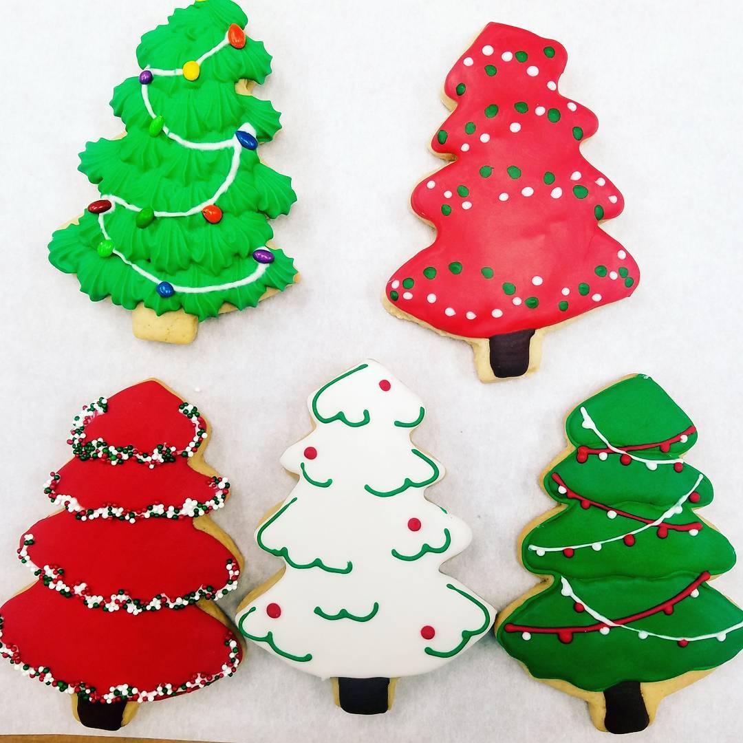 Hug a Tree @ Belle!!! Hand made. with Love. Limited. Ready Now.

@bellekitchenokc #pastry #Christmas #tree #sugarcookies #handmade #real #foodporn #foodie #foodpics #winter #pastrychef #keepitlocalokc #visitokc #love #beautiful #bellekitchen #nom #eeeeeats #f52grams #bonappetit #buzzfeedfood #yummyfood