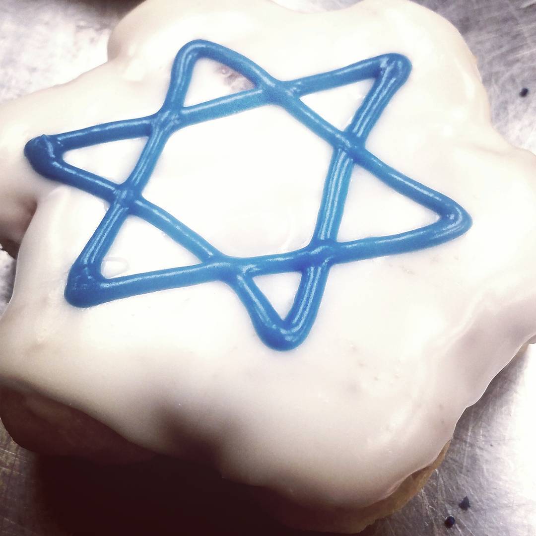Happy Hanukkah from the Bakers @ Belle!!!
@bellekitchenokc #doughnut #doughnuts #donut #donuts #hannukah