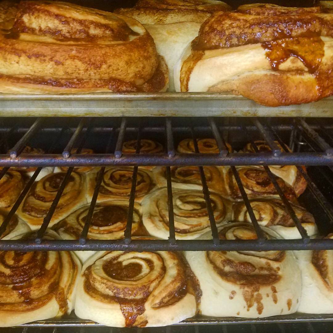 HUGE. We are open 7:30am to 5pm Dec 23rd and 8am to 1:00pm Dec 24th ❤️
@bellekitchenokc #pastry #cinnamonrolls