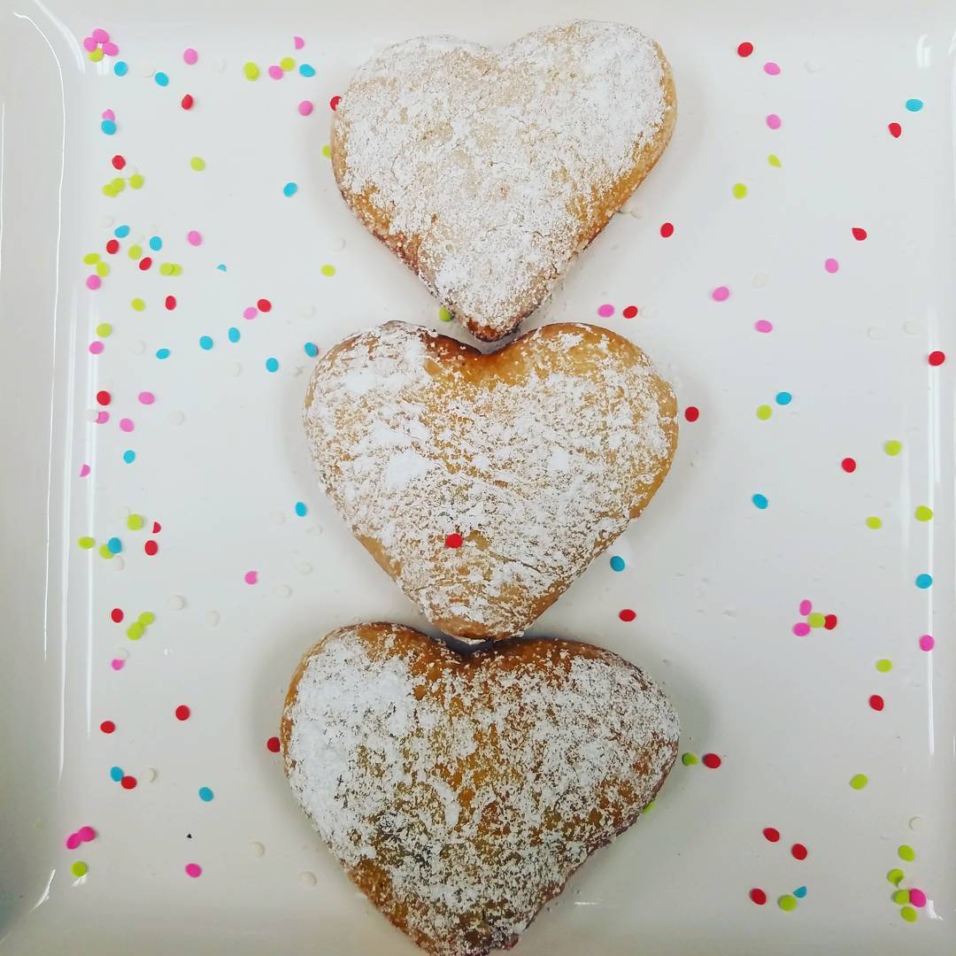 I ❤️ Jelly Doughnuts
@bellekitchenokc @bellekitchendd #doughnut #doughnuts #donut #donuts #jelly #jellydonut #yummy #yes #foodporn #food #foodie #zagat #foodpic #dessert #okcmom #okcmoms #okc #visitokc #keepitlocalok #strawberry #eeeeeats #f52grams #instafood #beautiful #bellekitchen